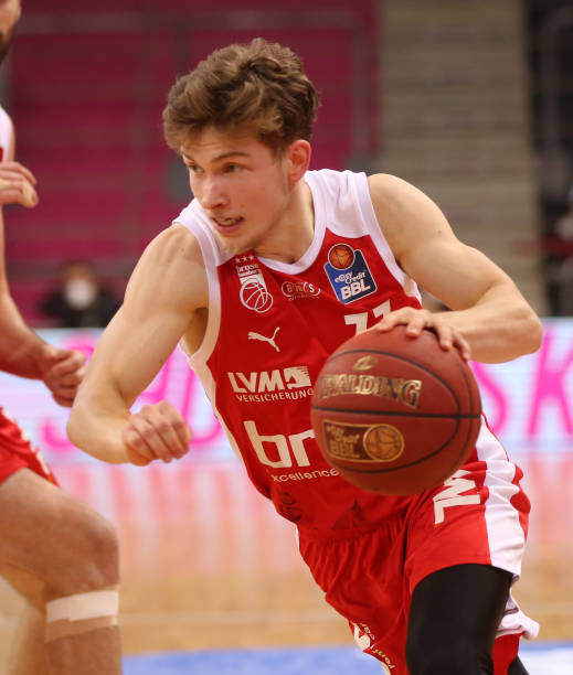 他就多次在 他就多次在