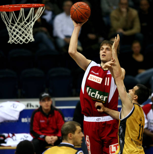 展的背景下 展的背景下